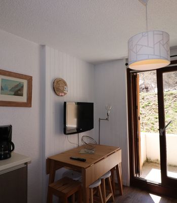 - Photo 7