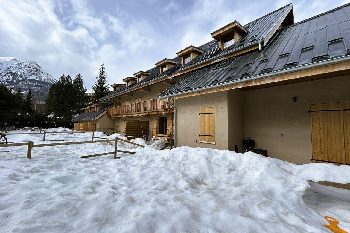 Photo 1