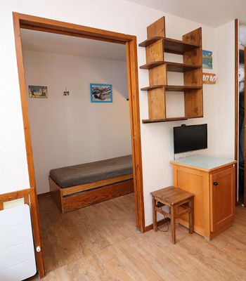  - Photo 2