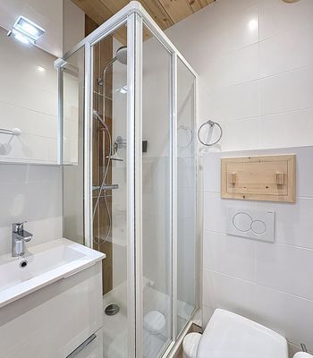  - Photo 7