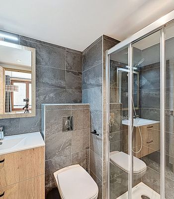  - Photo 3