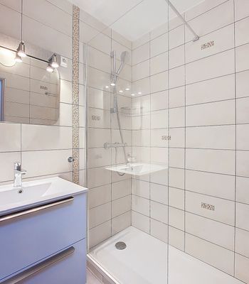 - Photo 5