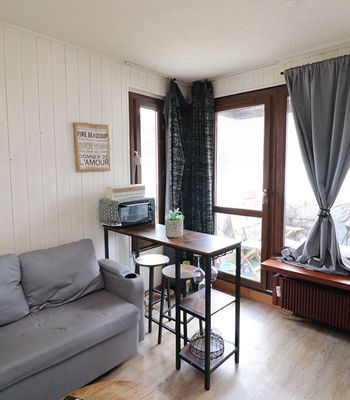  - Photo 1