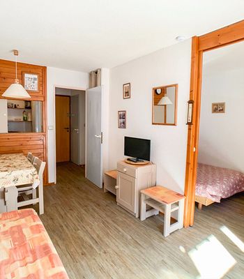 - Photo 2