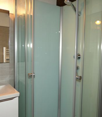 - Photo 8