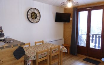  - Photo 2