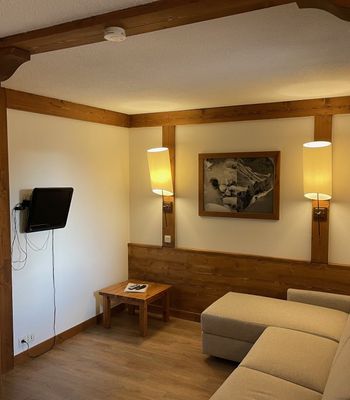  - Photo 1