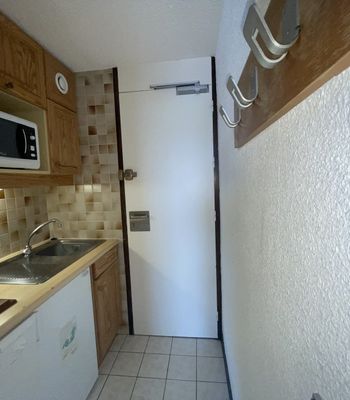  - Photo 4