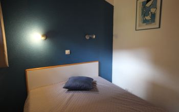  - Photo 4