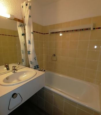 - Photo 6