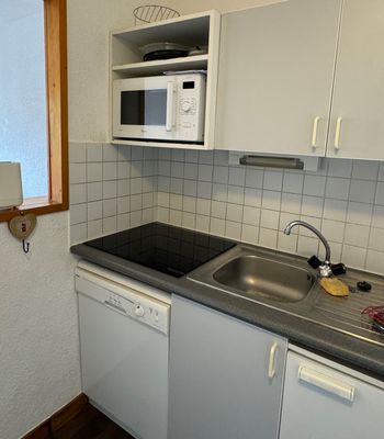  - Photo 3