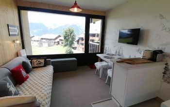  - Photo 1
