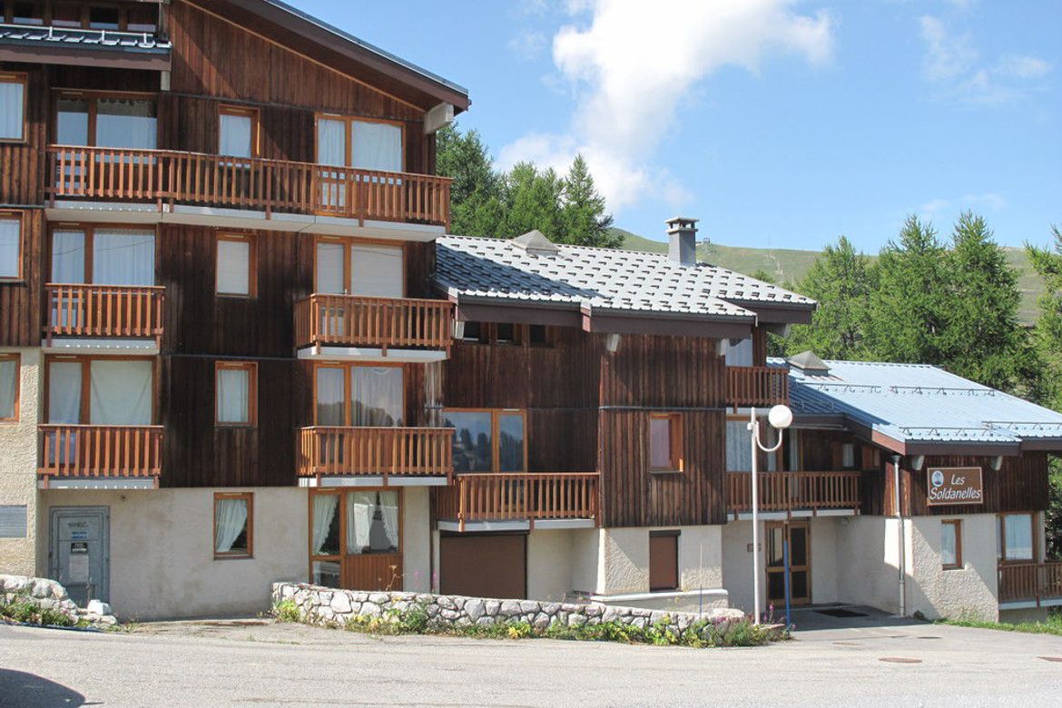Photo 1