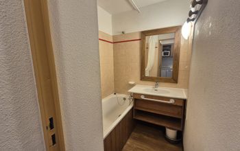  - Photo 5