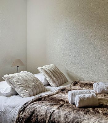 - Photo 5