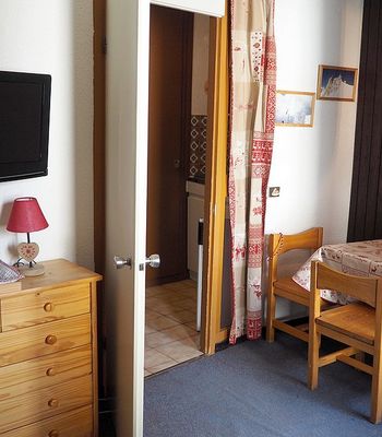  - Photo 3