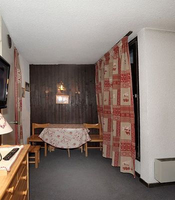 - Photo 6