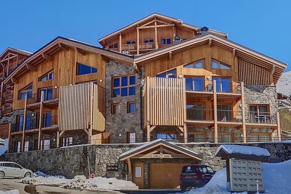 CHALET 2000