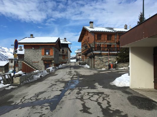 LES GRANGES LES GRANGES