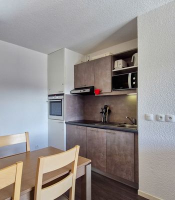 - Photo 1