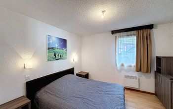  - Photo 4