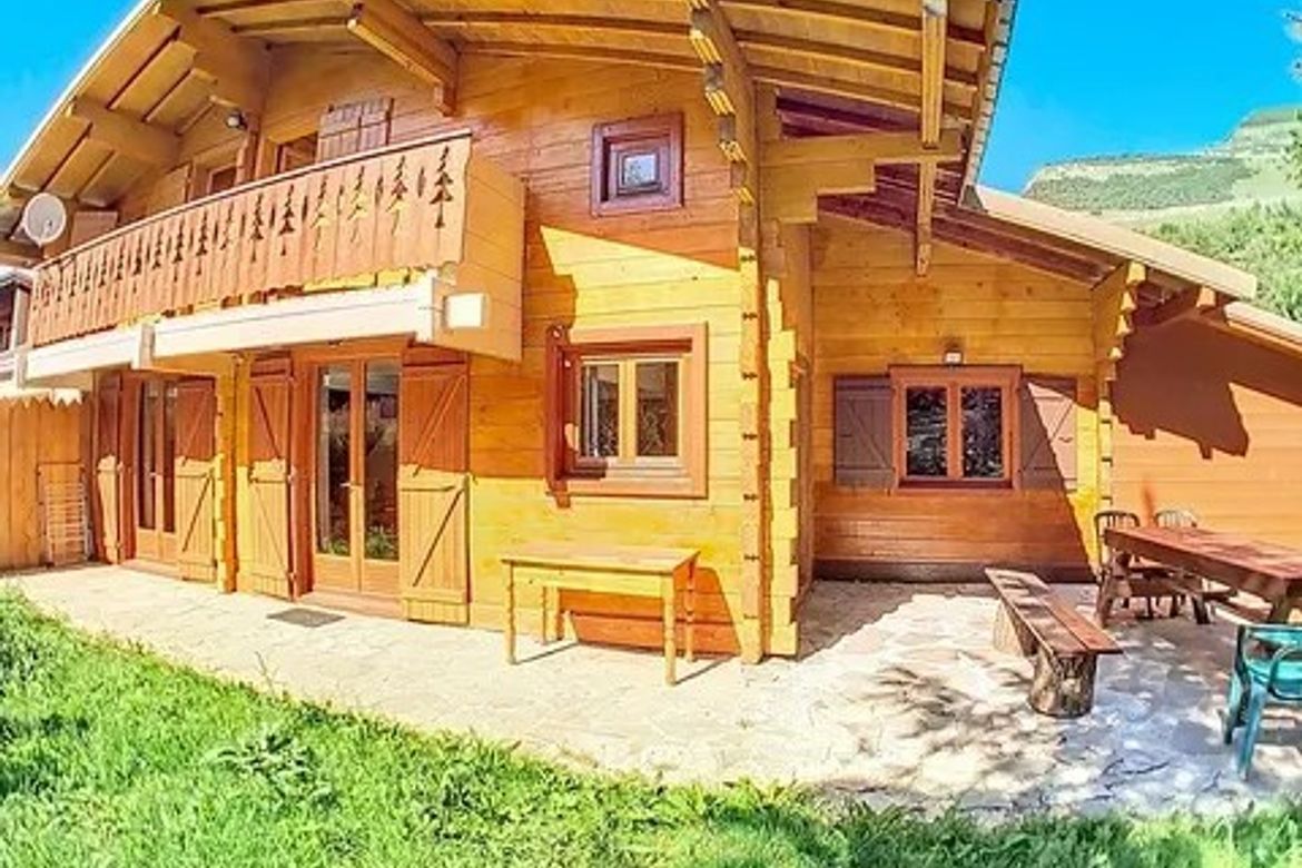 Photo 1