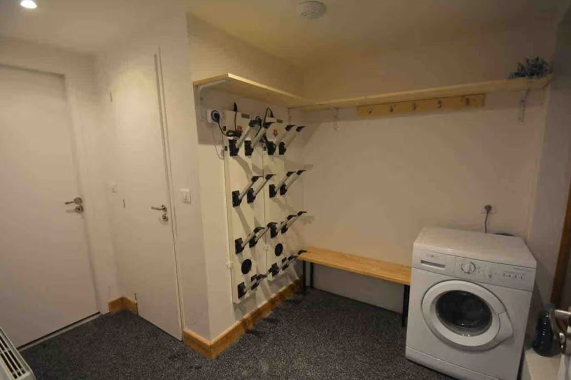 Photo 1